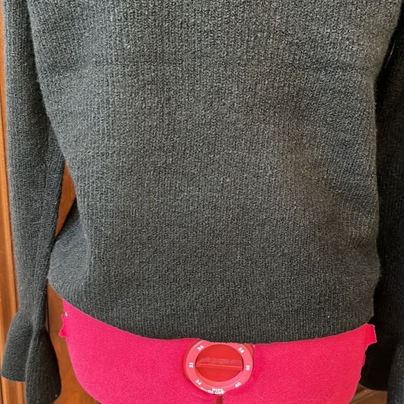 Vero Moda  NWT  Simone V-neck Ruffle Blouse   Long sleeve. Bell at ends  Size XS - Picture 11 of 11